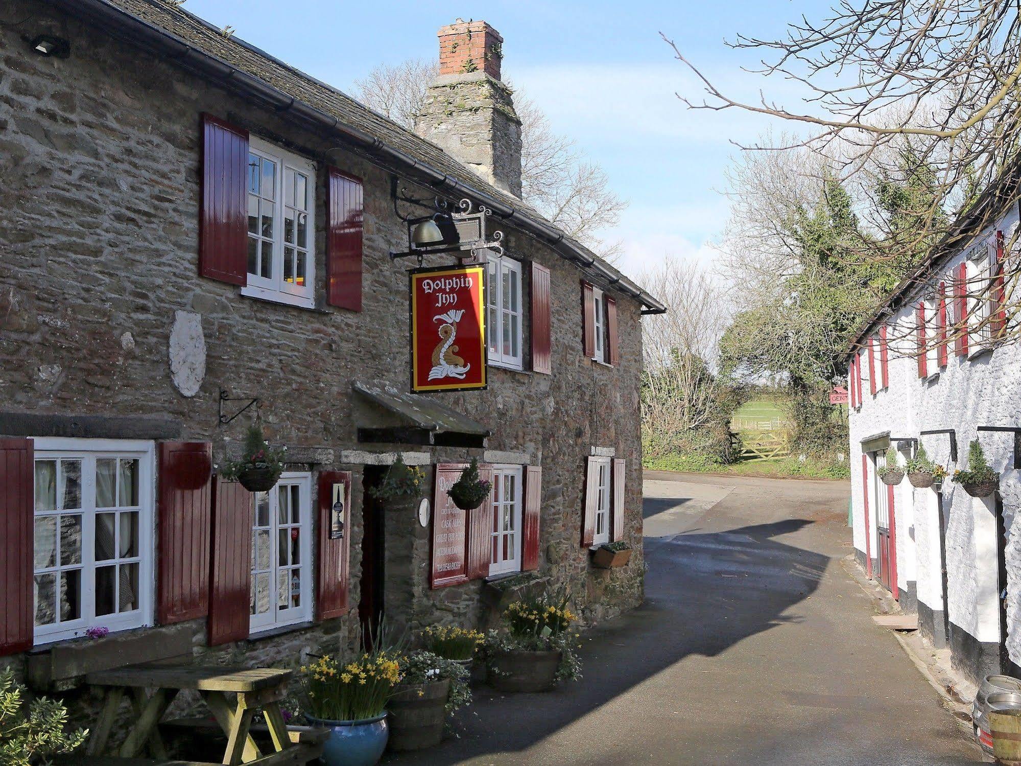 The Dolphin Inn 金斯布里奇 外观 照片