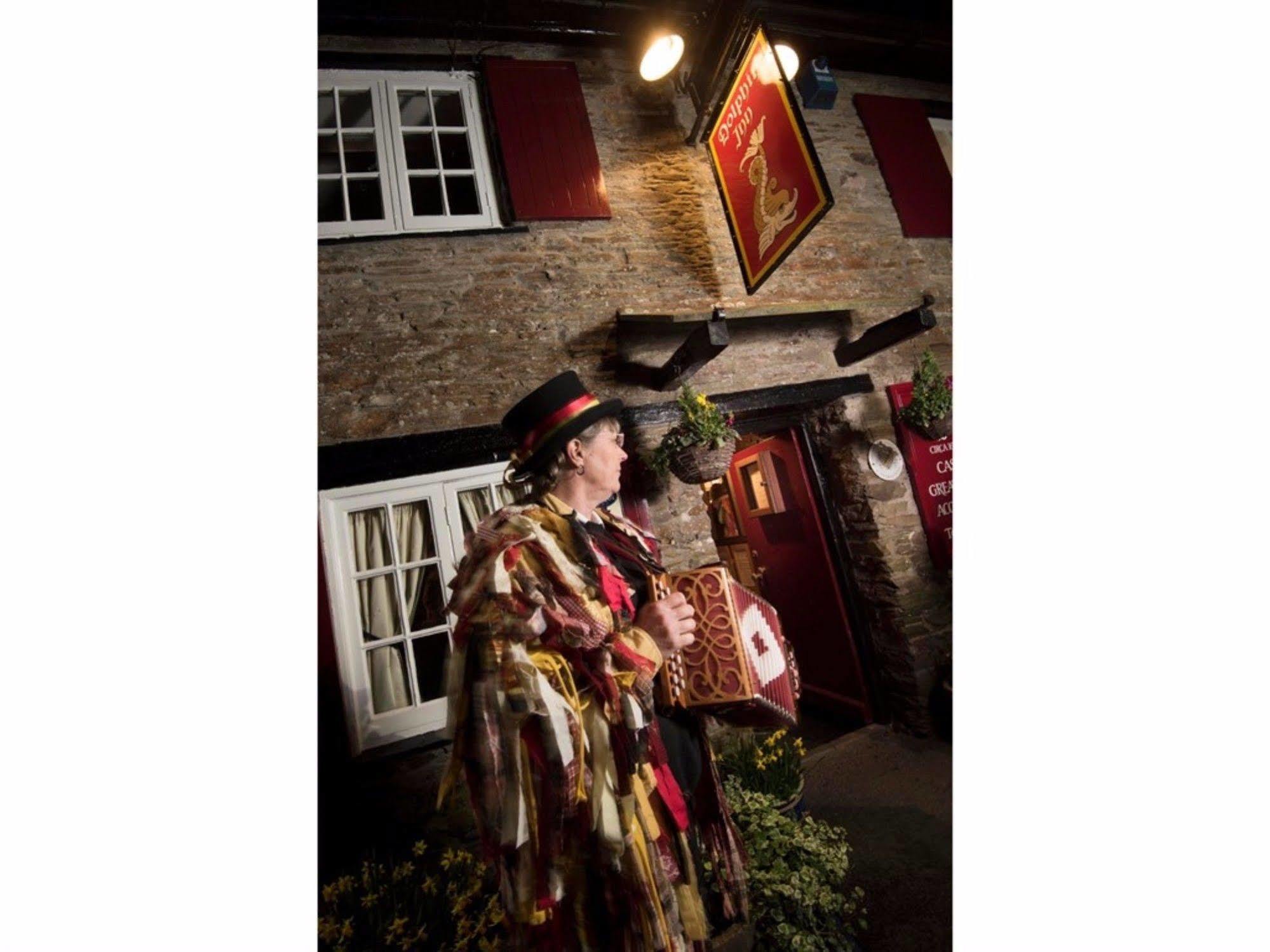 The Dolphin Inn 金斯布里奇 外观 照片